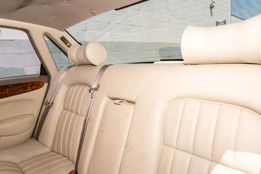 2000 Jaguar X308 XJ - Image 19 of 27