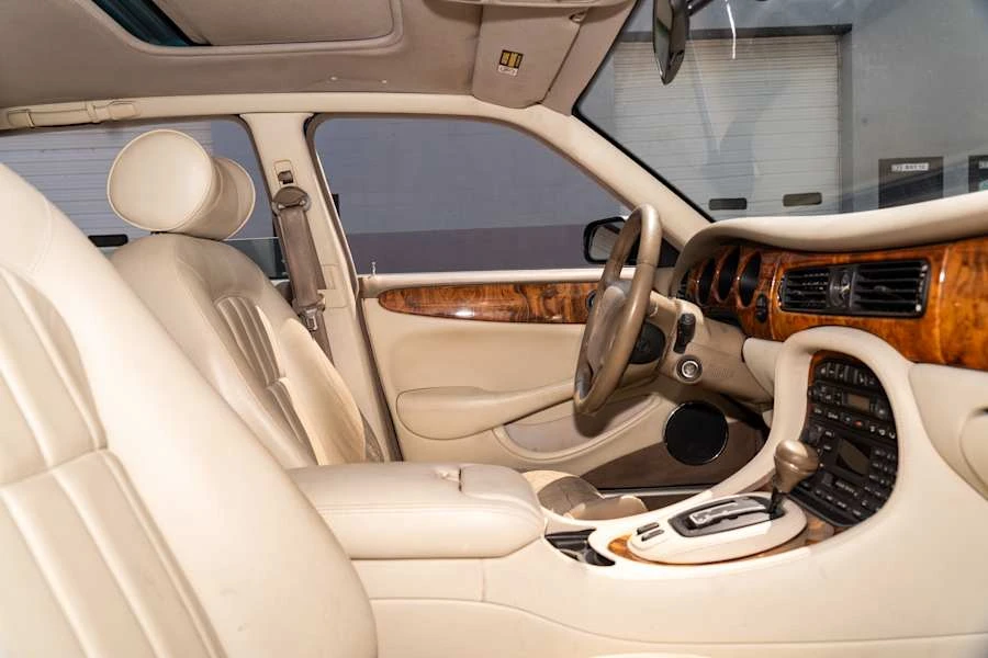 2000 Jaguar X308 XJ - Image 17 of 27