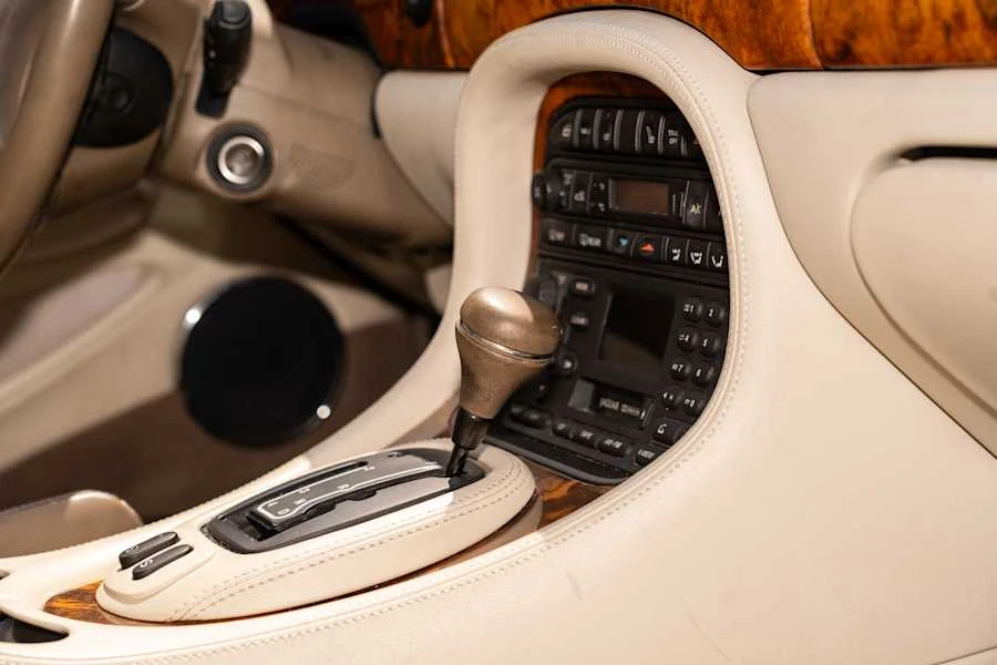 2000 Jaguar X308 XJ - Image 25 of 27