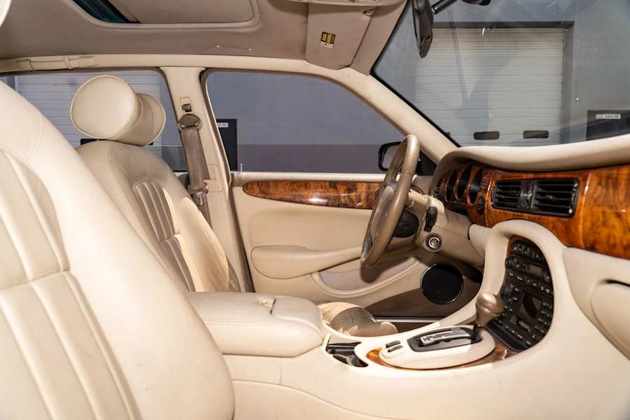2000 Jaguar X308 XJ - Image 18 of 27