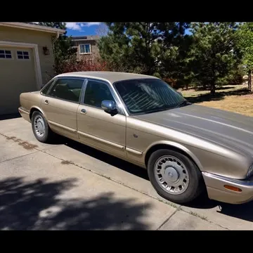 2000 Jaguar XJ8 Vanden Plas