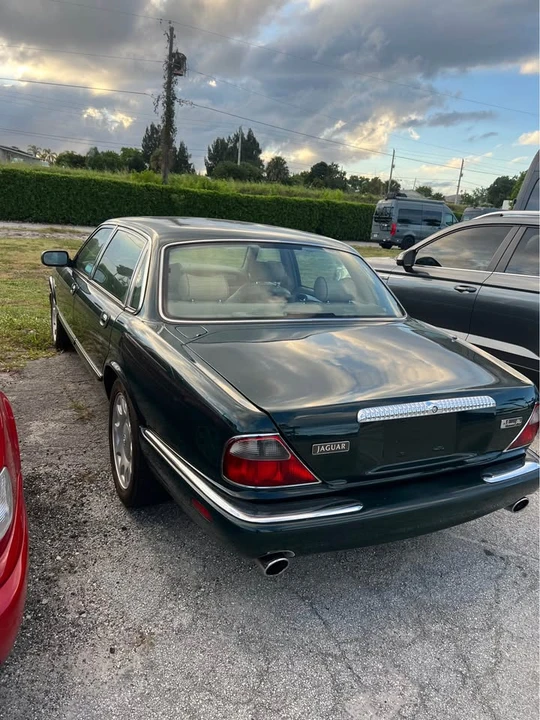 2000 Jaguar X308 XJR - Image 3 of 9