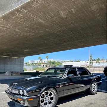 2000 Jaguar XJR