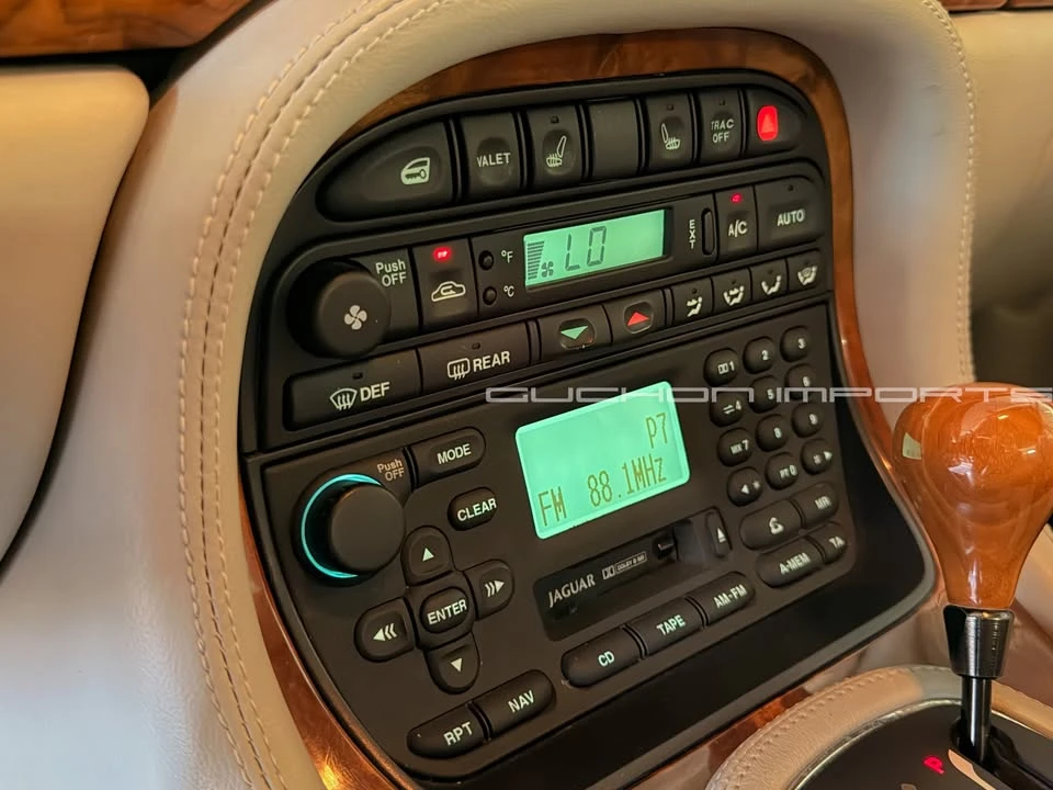 2000 Jaguar X308 XJR - Image 15 of 20