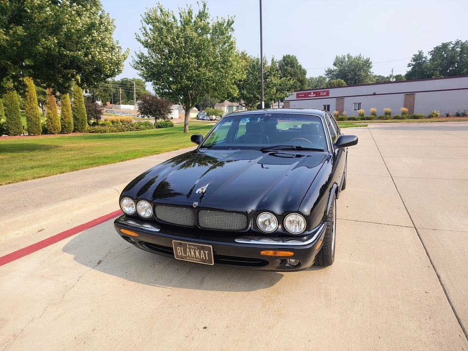 2000 Jaguar X308 XJR - Image 3 of 31