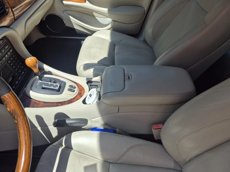 2000 Jaguar X308 XJR - Image 17 of 24