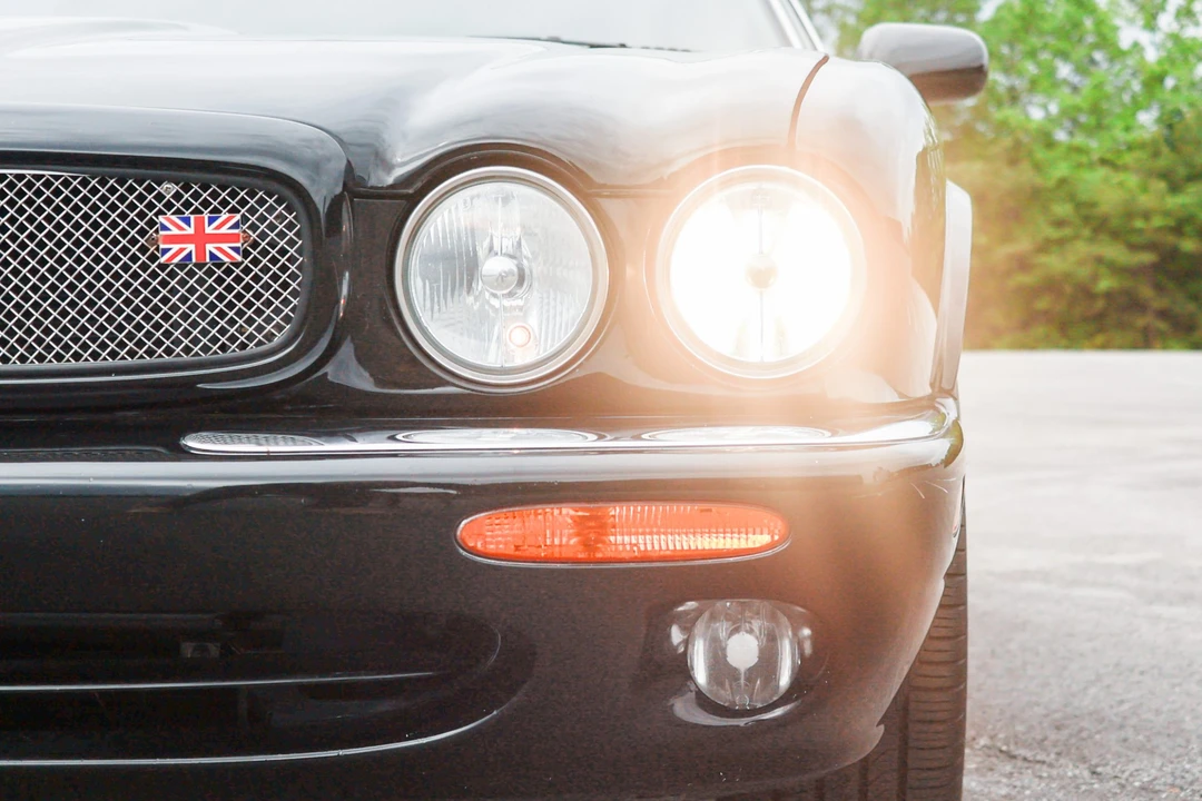 2000 Jaguar X308 XJR - Image 11 of 31