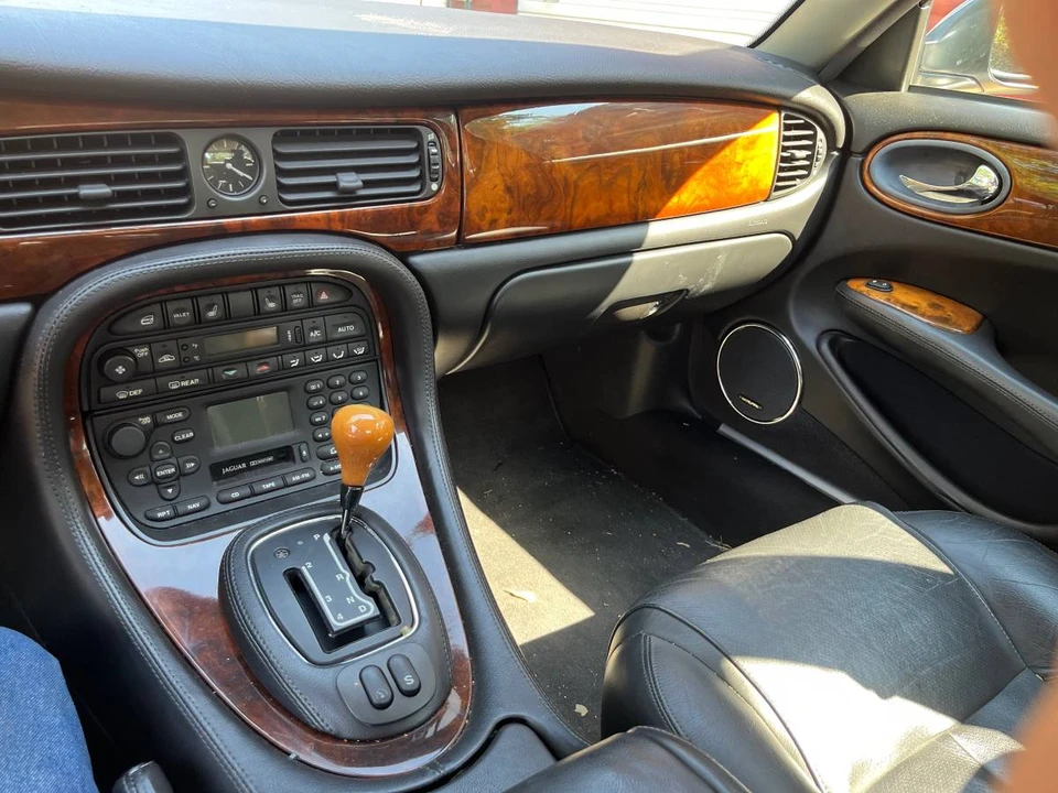 2000 Jaguar X308 XJR - Image 9 of 23