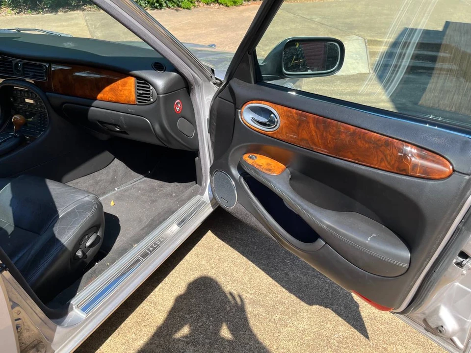 2000 Jaguar X308 XJR - Image 11 of 23