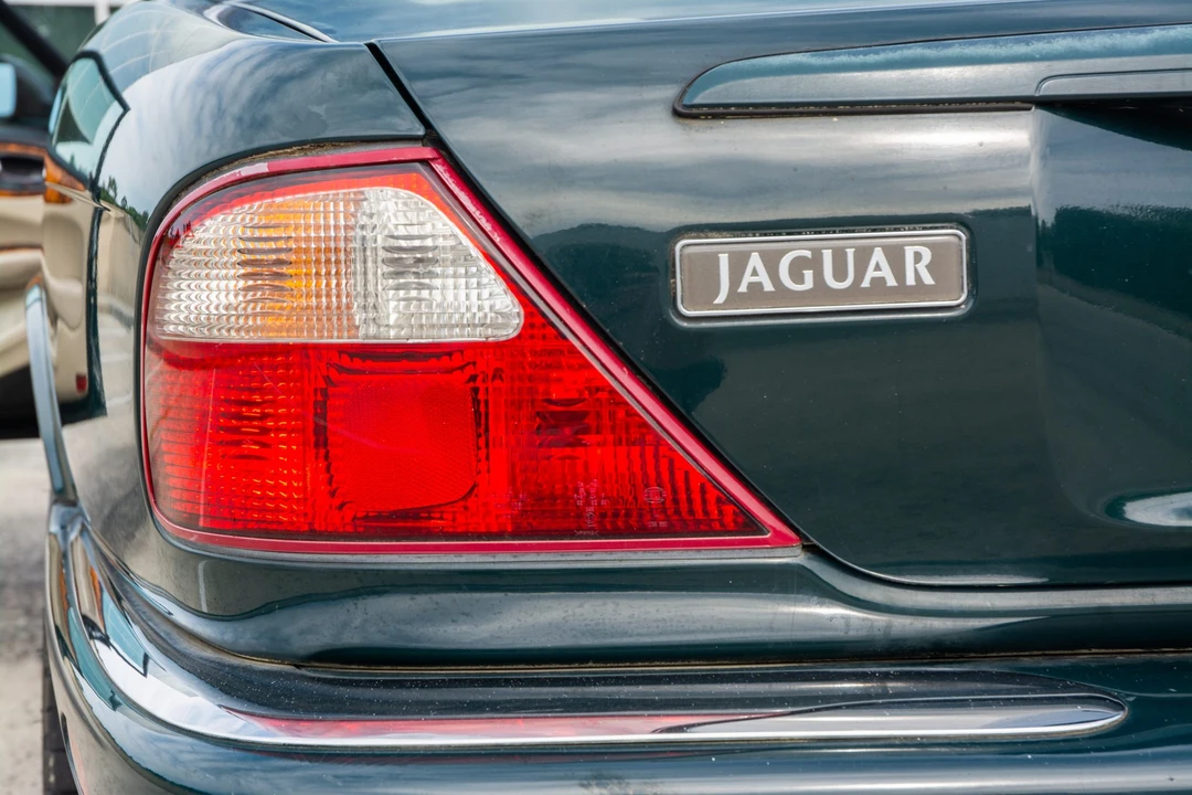 2000 Jaguar X308 XJR - Image 14 of 31