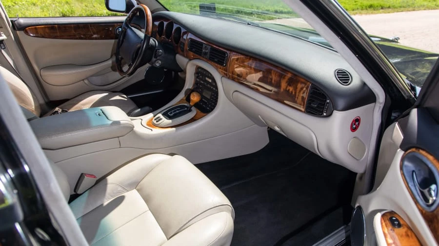 2000 Jaguar X308 XJR - Image 5 of 12