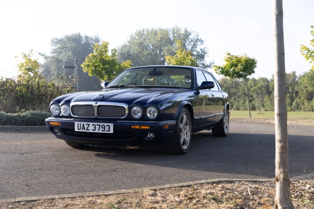 2000 Jaguar X308 XJR - Image 13 of 30