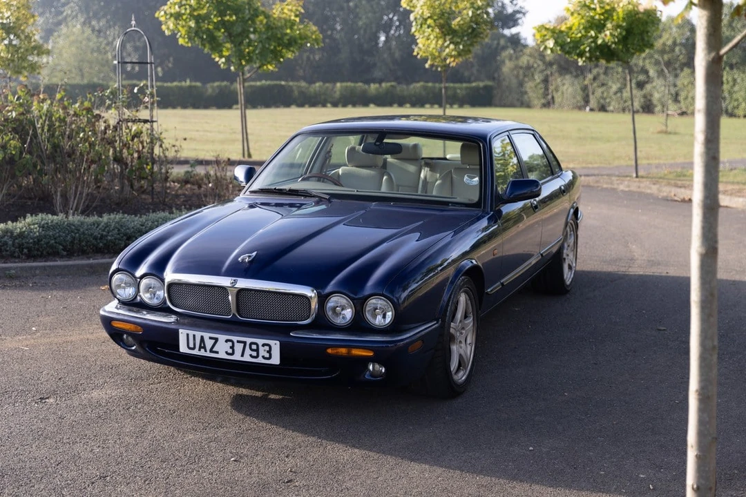 2000 Jaguar X308 XJR - Image 2 of 30