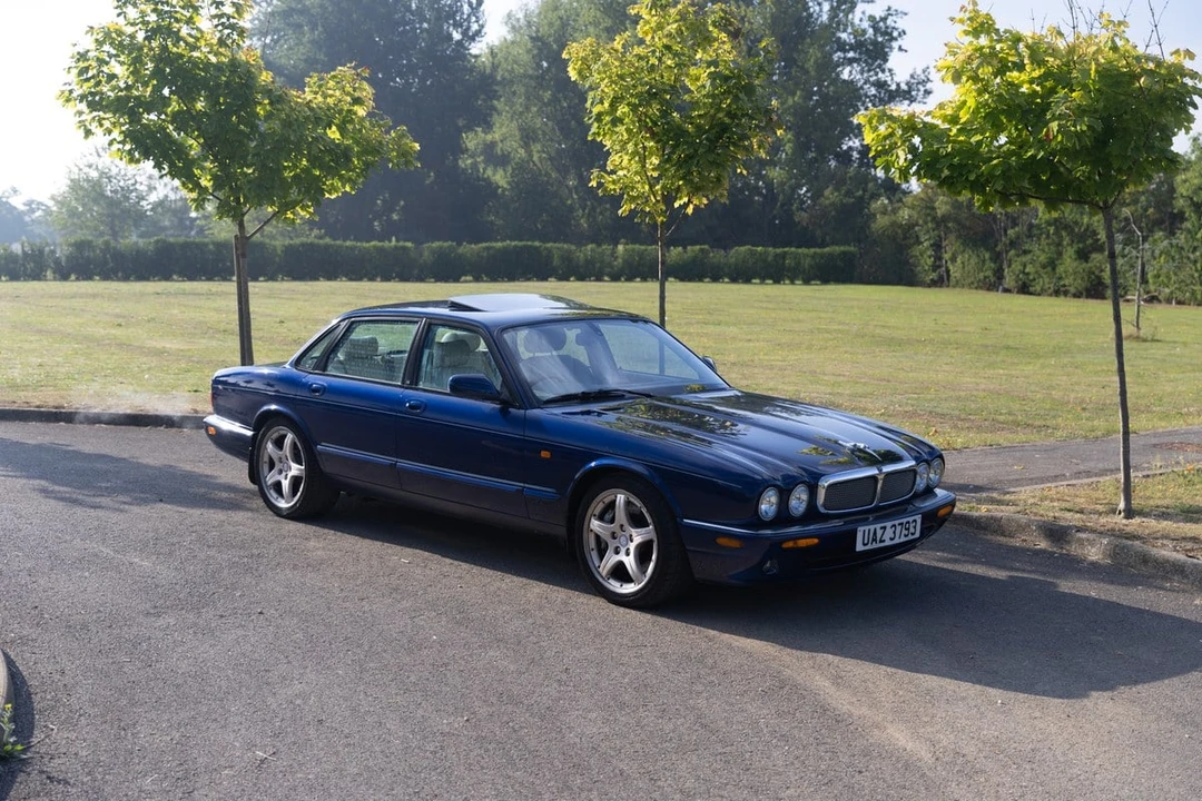 2000 Jaguar X308 XJR - Image 19 of 30