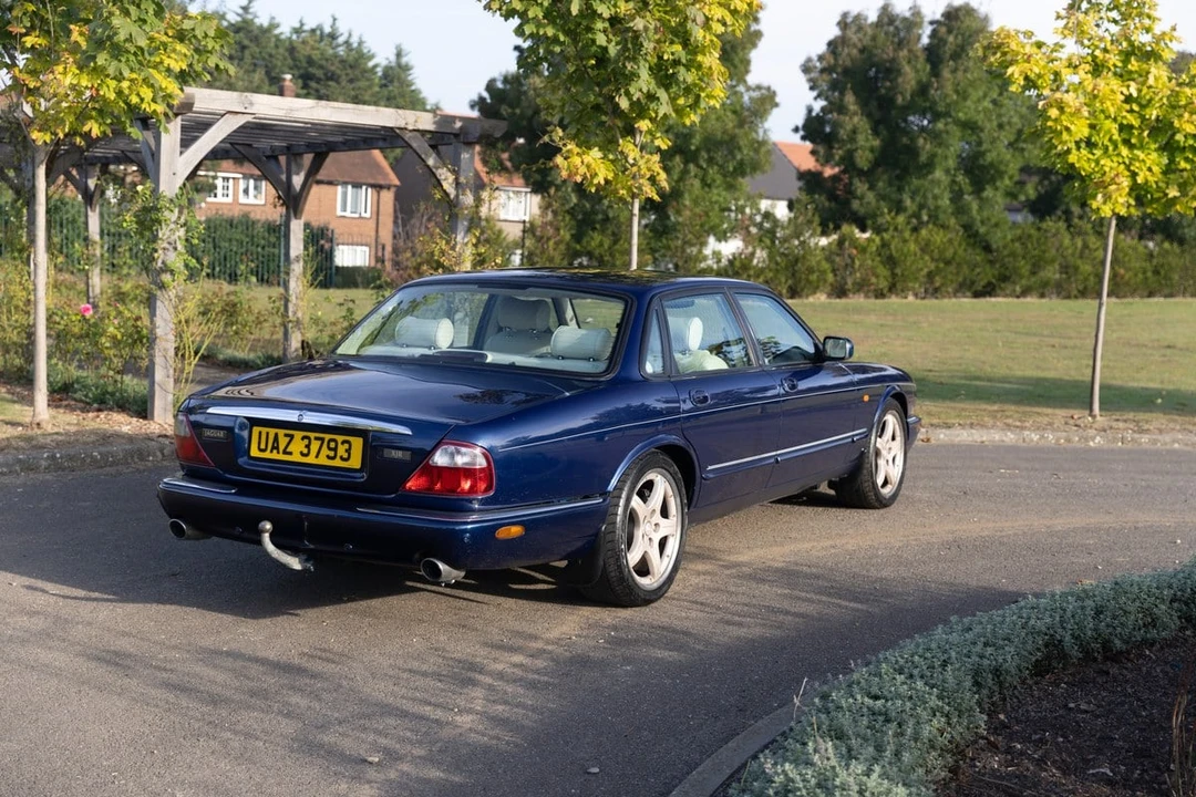 2000 Jaguar X308 XJR - Image 11 of 30