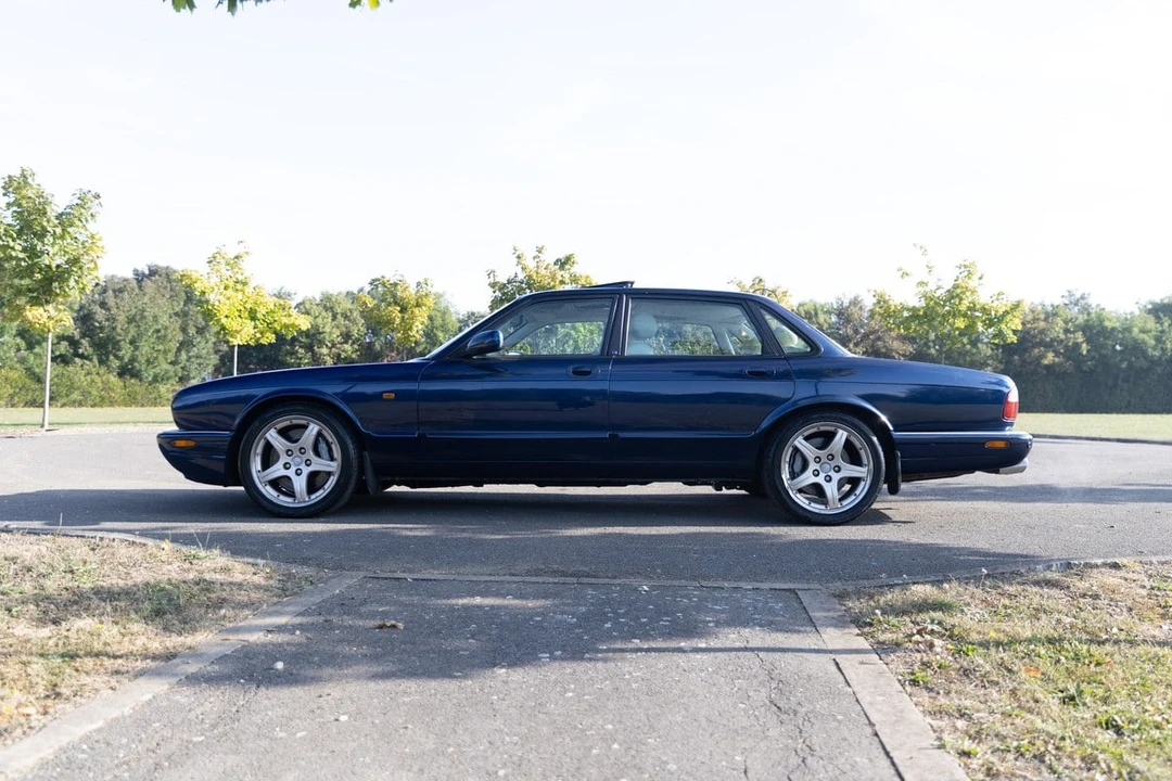 2000 Jaguar X308 XJR - Image 17 of 30