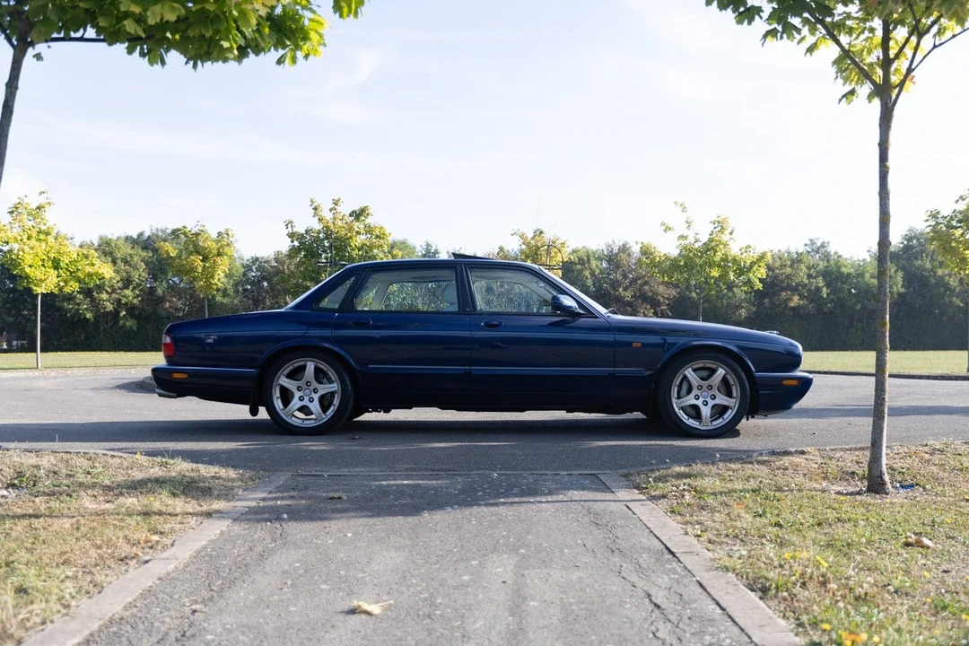 2000 Jaguar X308 XJR - Image 18 of 30