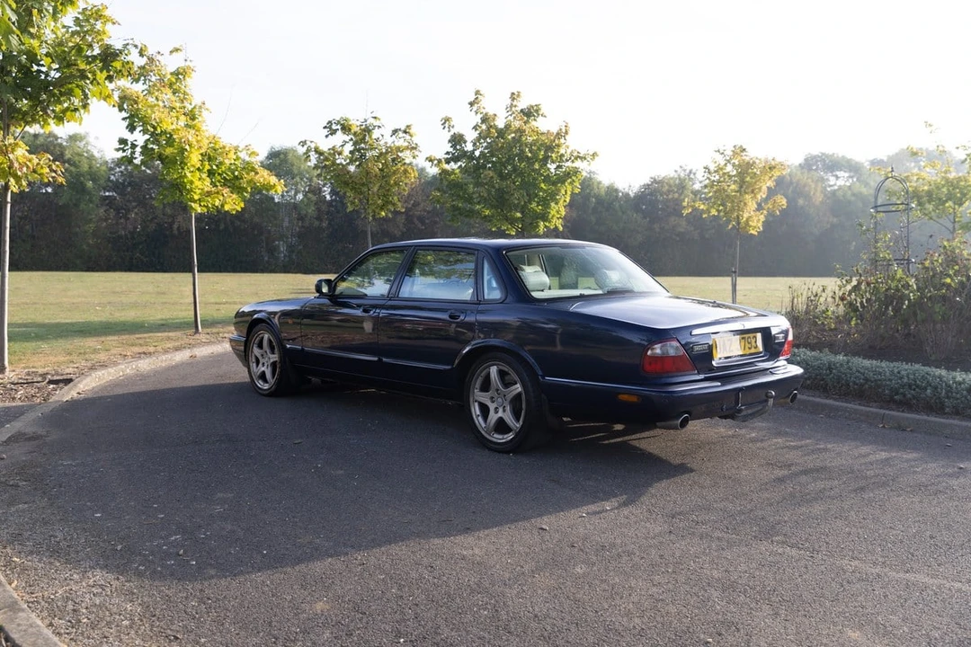 2000 Jaguar X308 XJR - Image 9 of 30