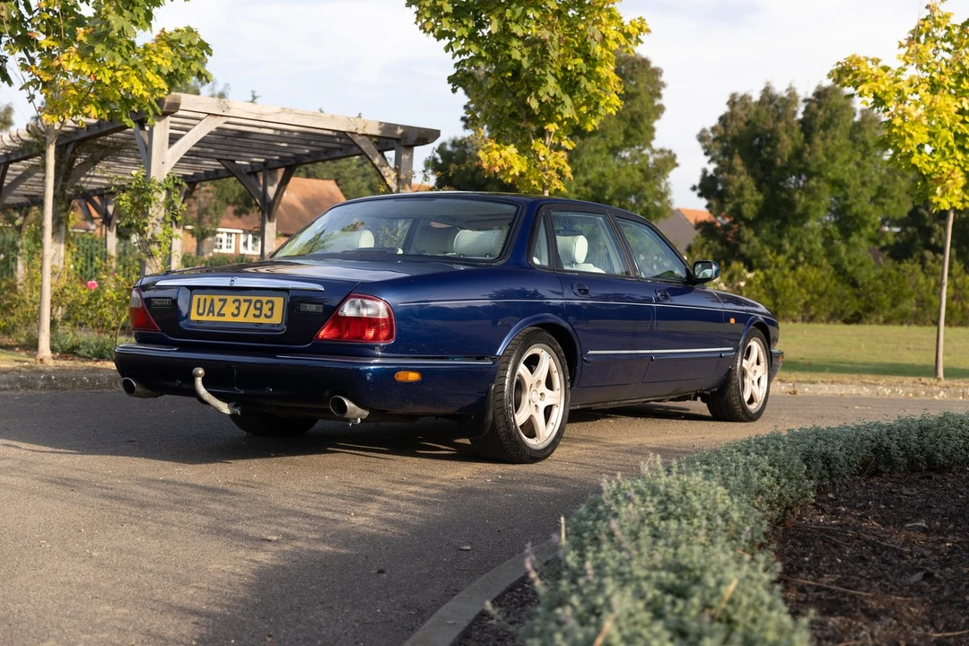 2000 Jaguar X308 XJR - Image 14 of 30
