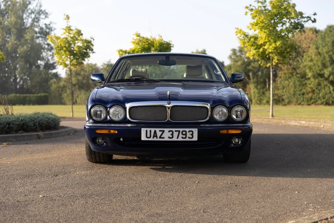 2000 Jaguar X308 XJR - Image 8 of 30