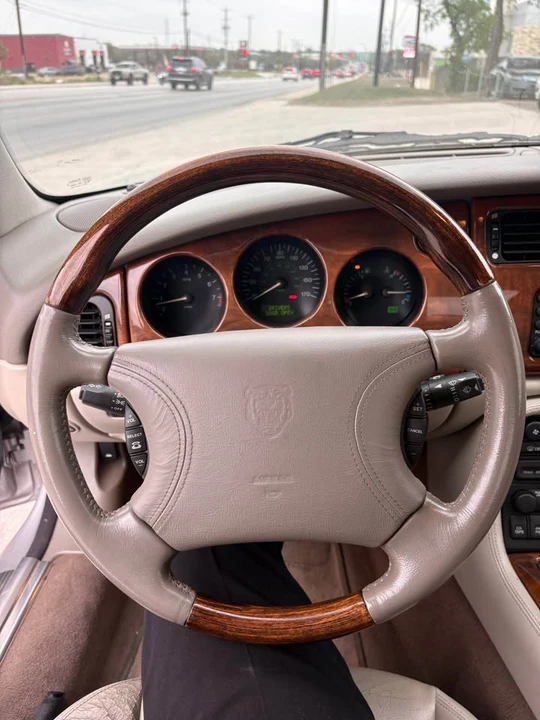 2000 Jaguar X100 XK8 - Image 11 of 12
