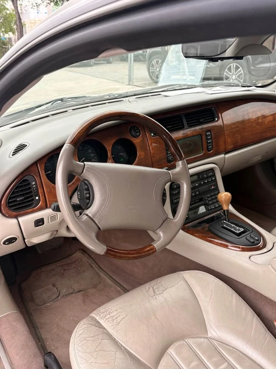 2000 Jaguar X100 XK8 - Image 7 of 12