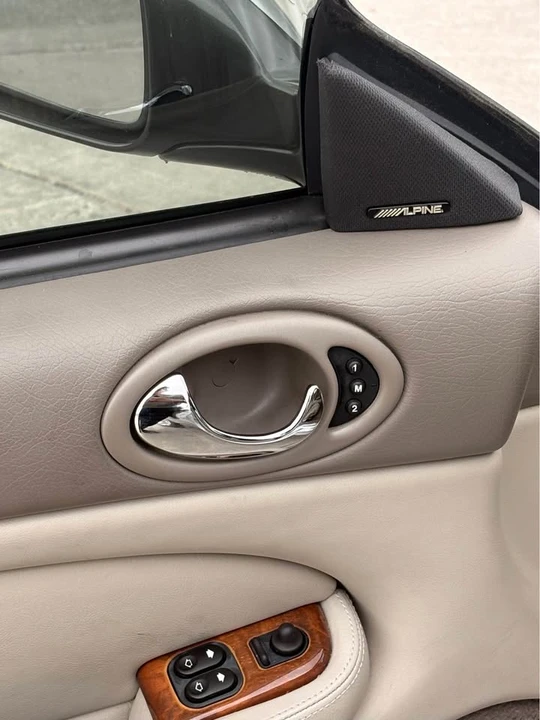 2000 Jaguar X100 XK8 - Image 10 of 12
