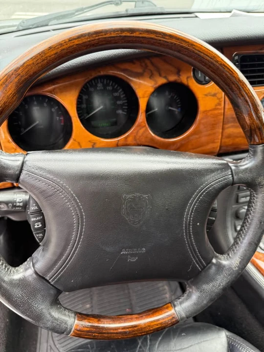 2000 Jaguar X100 XK8 - Image 12 of 13