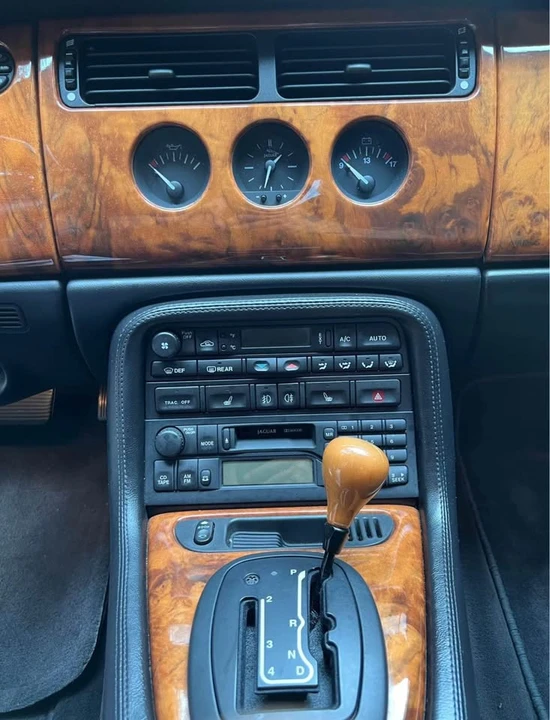 2000 Jaguar X100 XK8 - Image 10 of 10