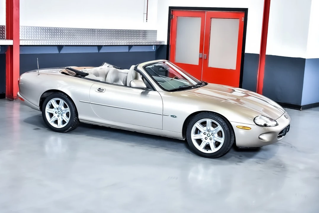 2000 Jaguar X100 XK8 - Image 6 of 30
