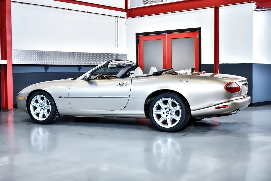 2000 Jaguar X100 XK8 - Image 17 of 30