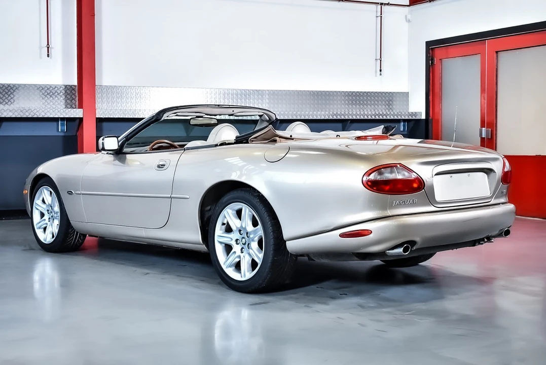 2000 Jaguar X100 XK8 - Image 15 of 30