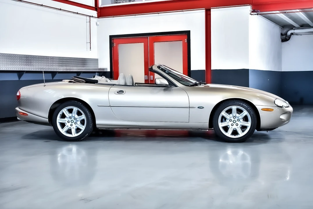2000 Jaguar X100 XK8 - Image 9 of 30