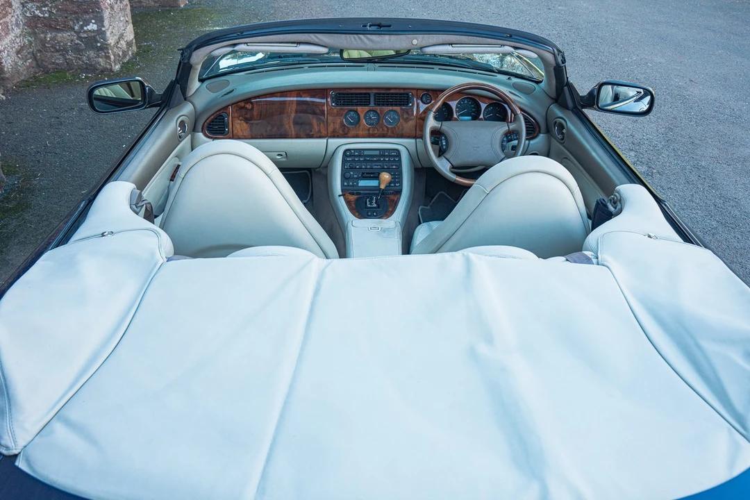 2000 Jaguar X100 XK8 - Image 22 of 30