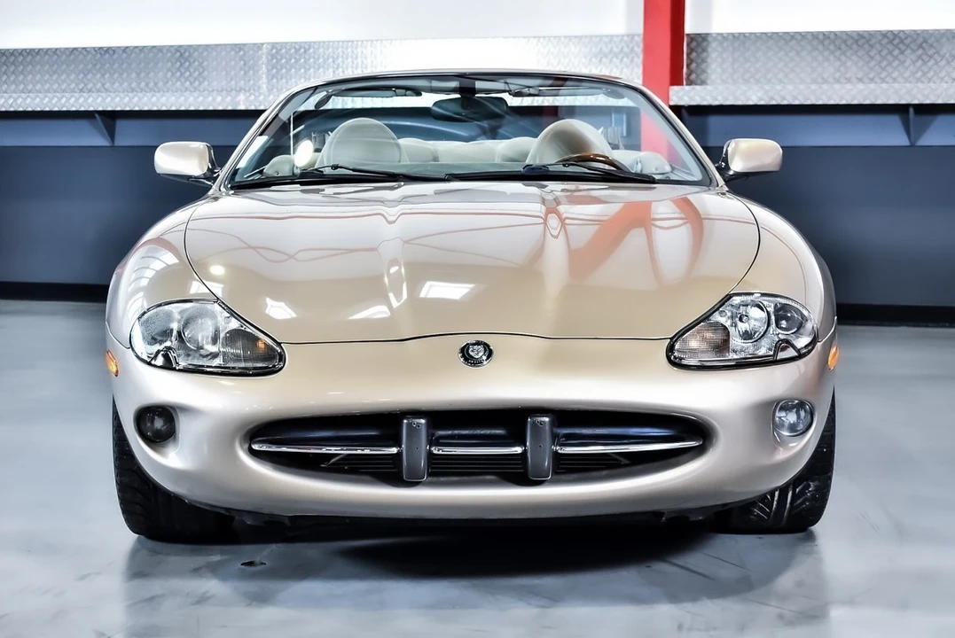 2000 Jaguar X100 XK8 - Image 2 of 30