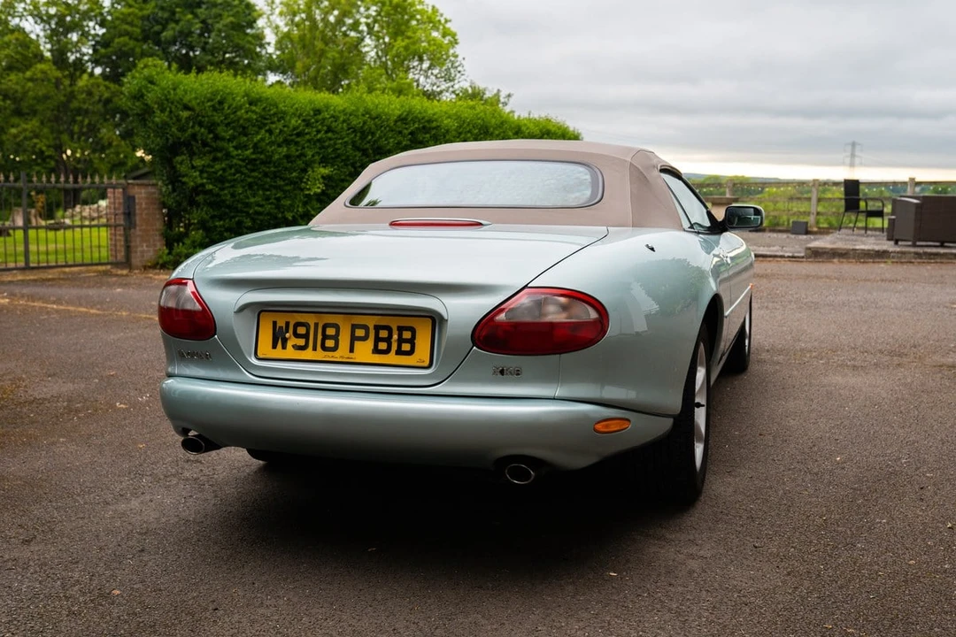 2000 Jaguar X100 XK8 - Image 12 of 30