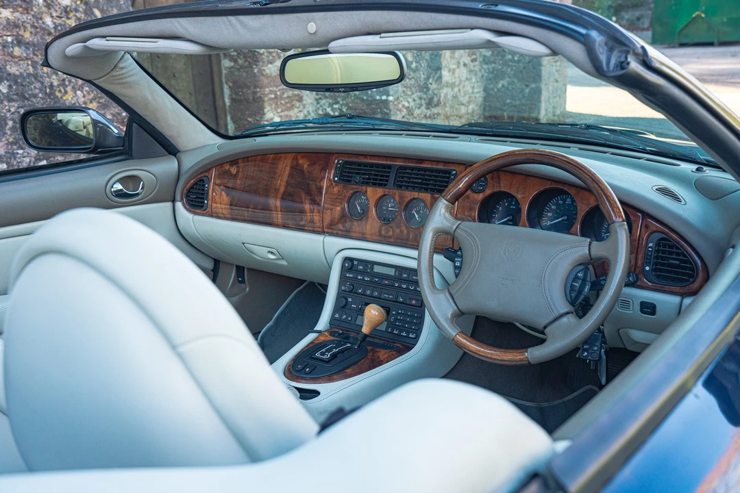 2000 Jaguar X100 XK8 - Image 24 of 30