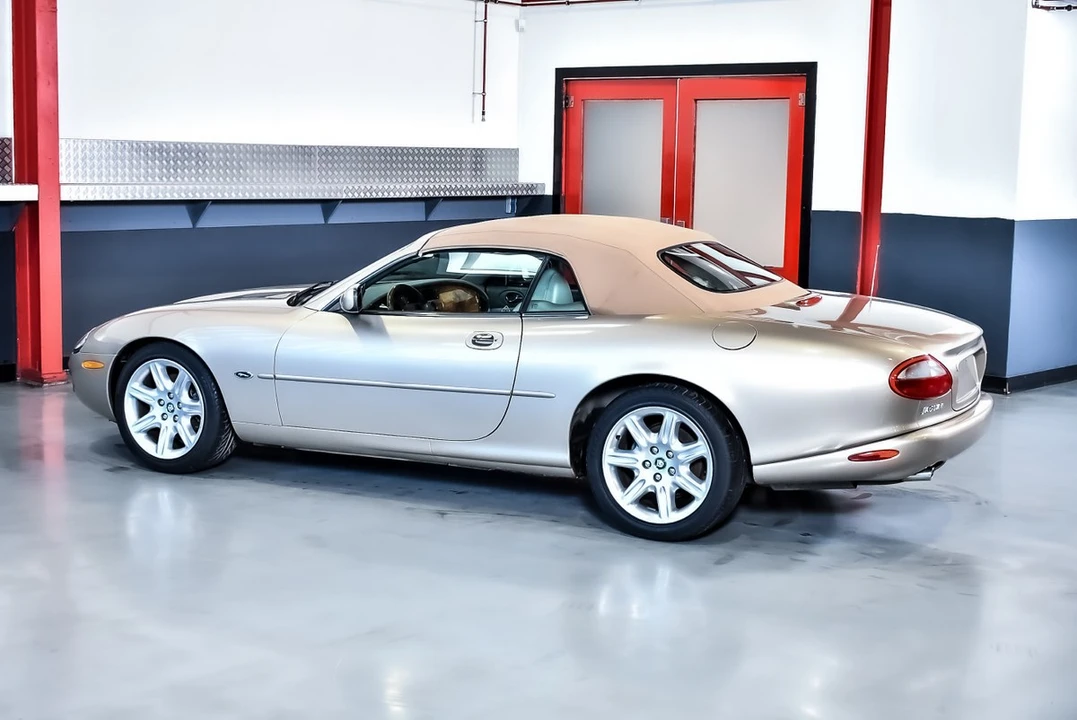 2000 Jaguar X100 XK8 - Image 25 of 30