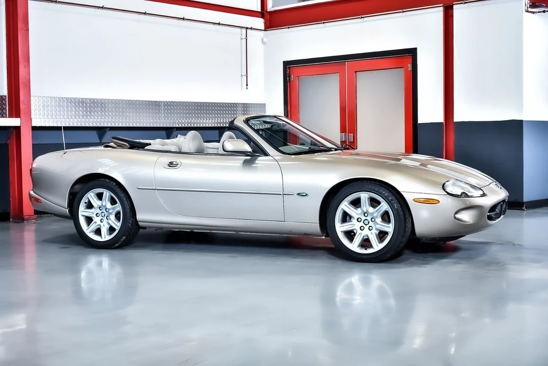 2000 Jaguar X100 XK8 - Image 7 of 30