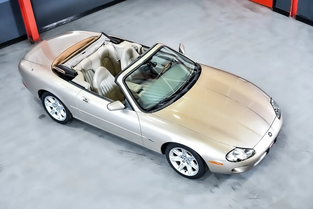 2000 Jaguar X100 XK8 - Image 11 of 30