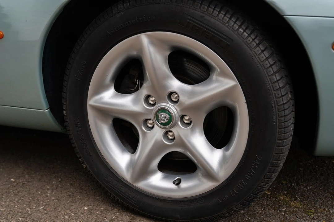 2000 Jaguar X100 XK8 - Image 16 of 30
