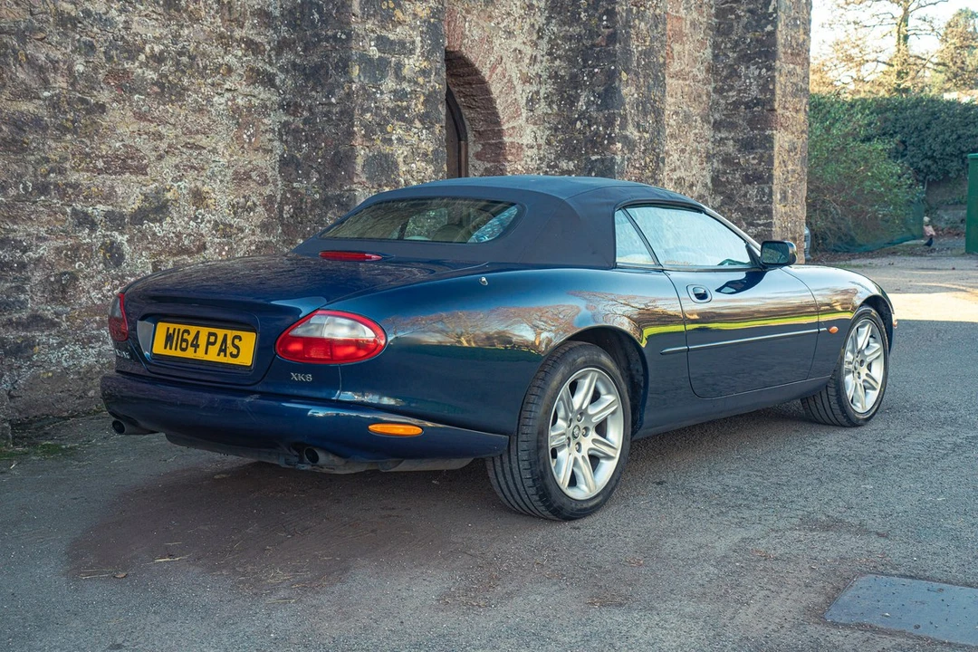 2000 Jaguar X100 XK8 - Image 15 of 30