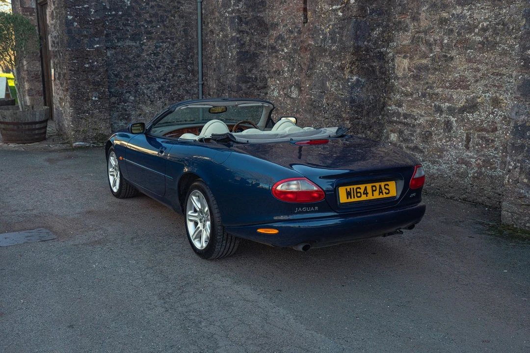 2000 Jaguar X100 XK8 - Image 6 of 30