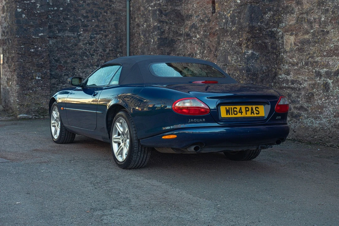 2000 Jaguar X100 XK8 - Image 12 of 30