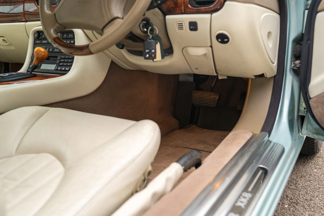 2000 Jaguar X100 XK8 - Image 23 of 30