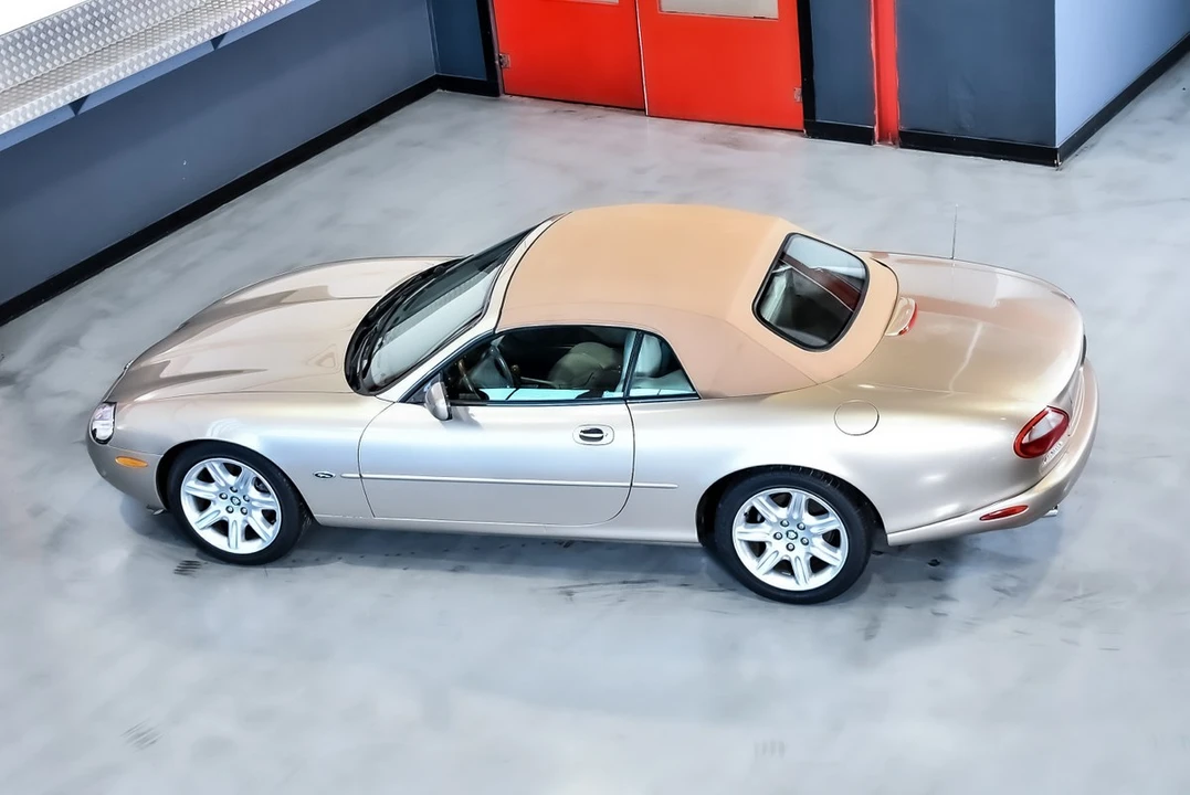 2000 Jaguar X100 XK8 - Image 29 of 30