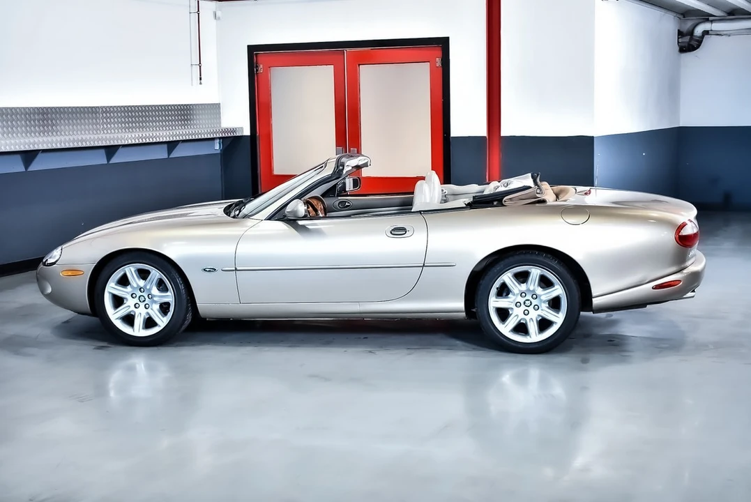 2000 Jaguar X100 XK8 - Image 18 of 30