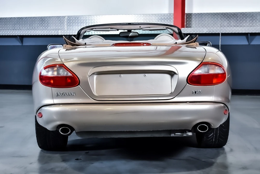 2000 Jaguar X100 XK8 - Image 13 of 30