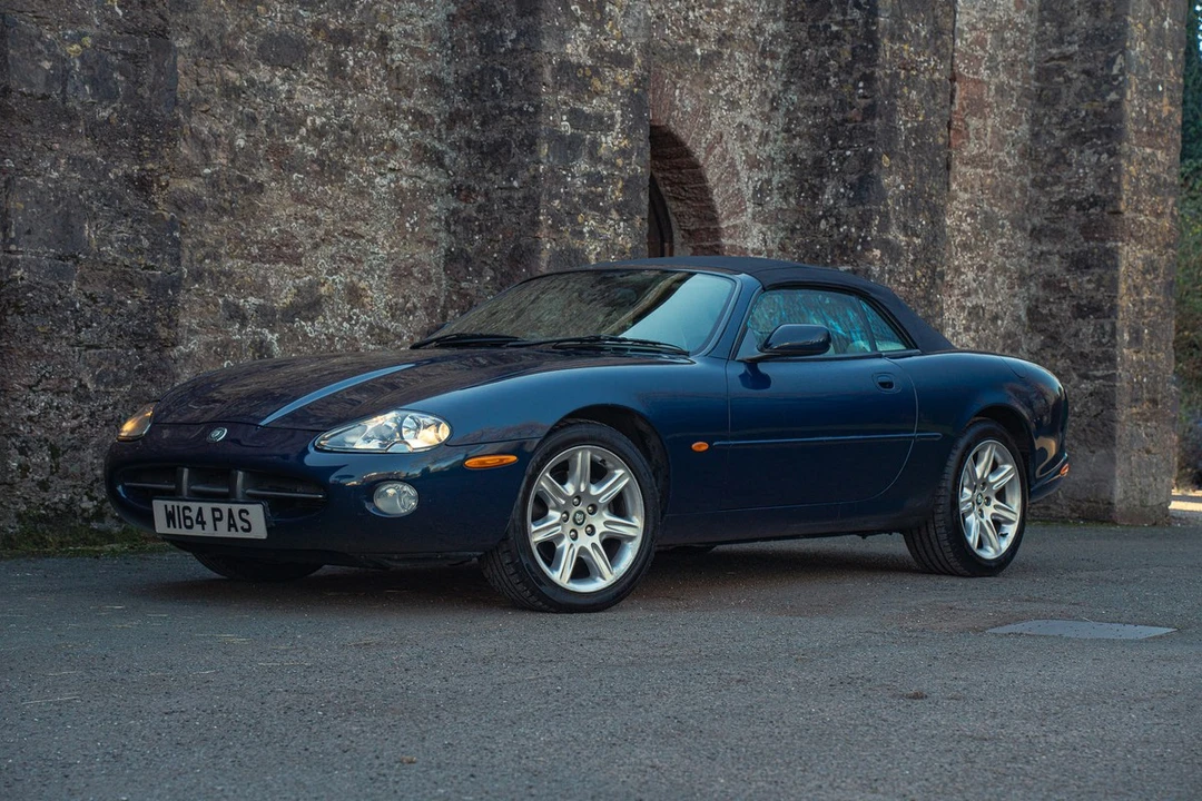 2000 Jaguar X100 XK8 - Image 9 of 30