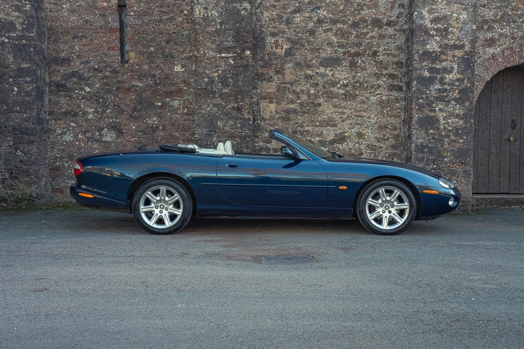 2000 Jaguar X100 XK8 - Image 3 of 30